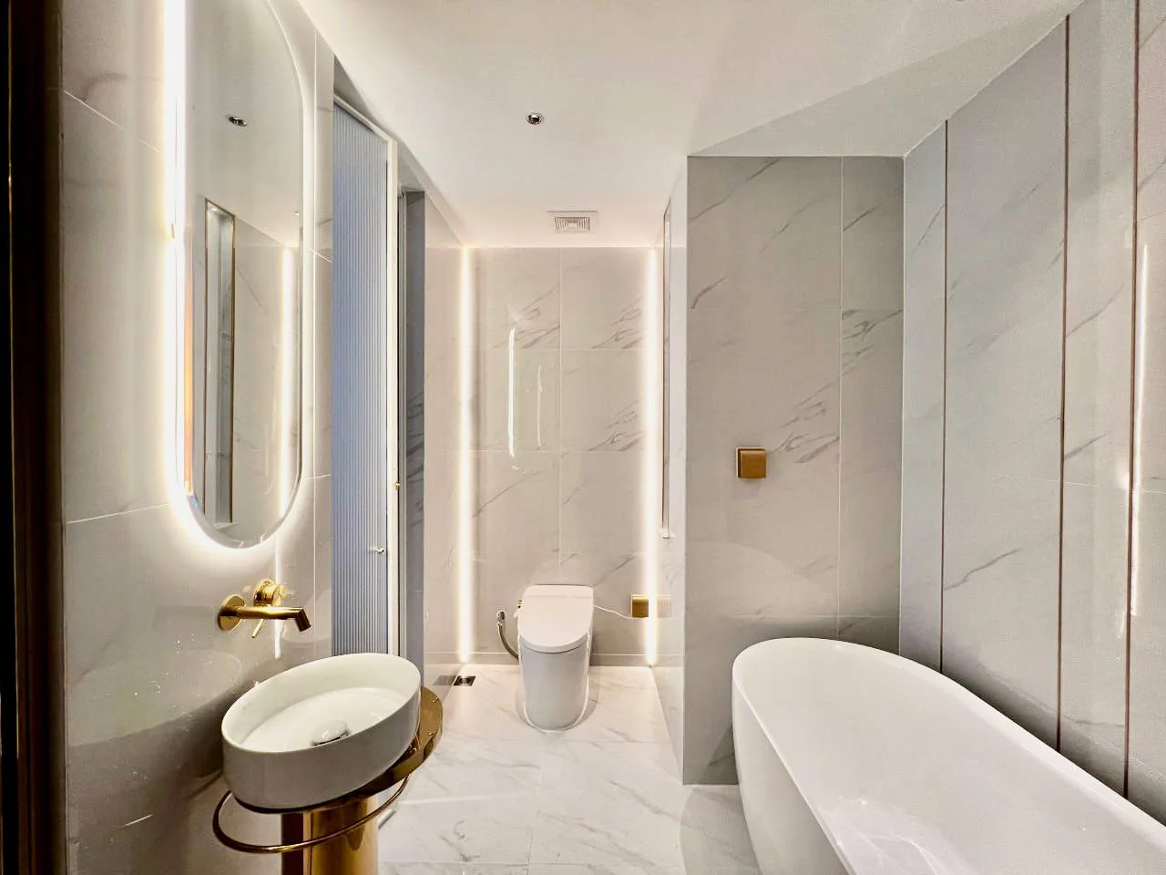 Modern 1-Bedroom Condo for Rent | Vue Aston Condominium | Phnom Penh - Image 1