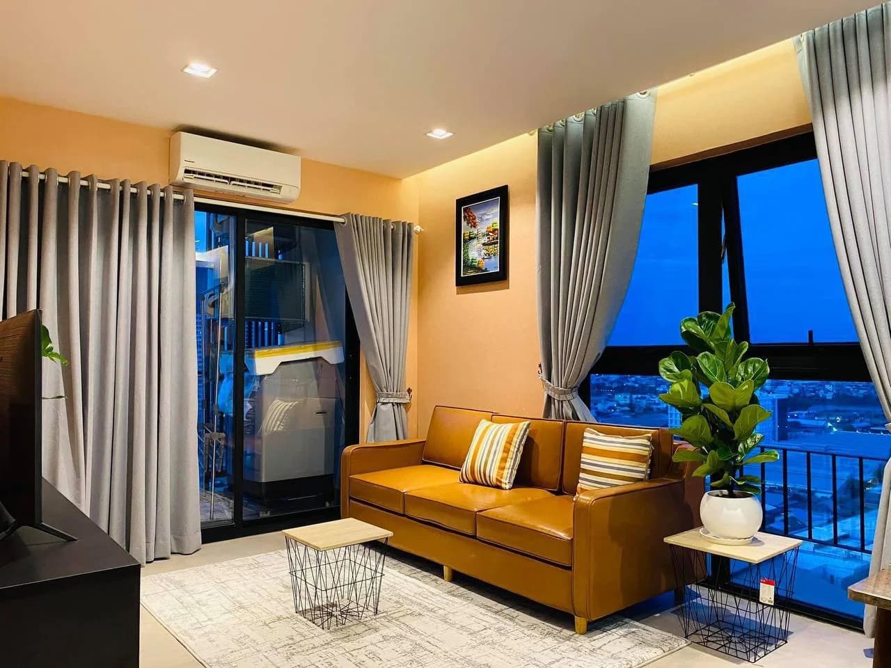 Rustic 1 bedroom Condo For Rent - Urban Village Phase 1 - Image 1