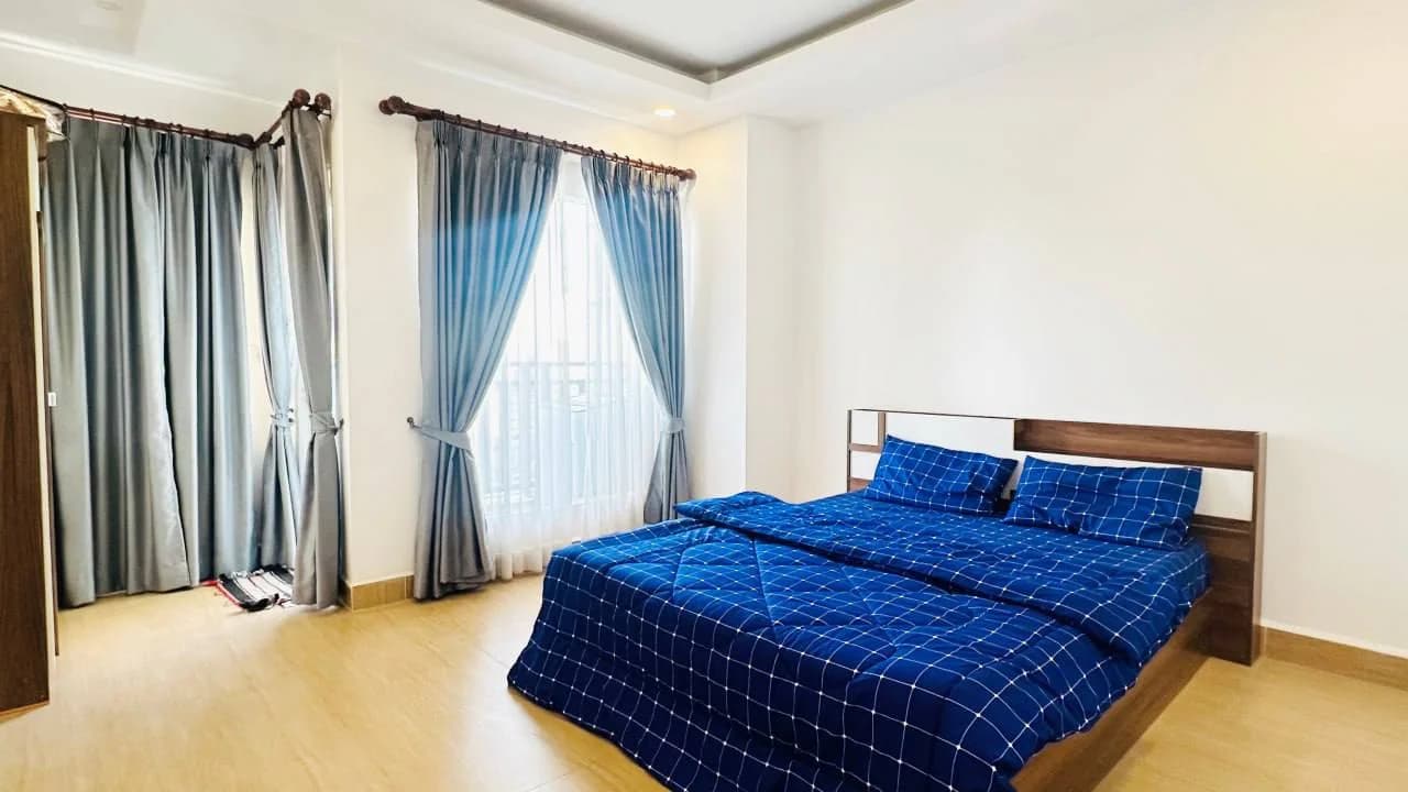 Spacious 1 bedroom Condo Residence L BKK3 for rent - Image 1