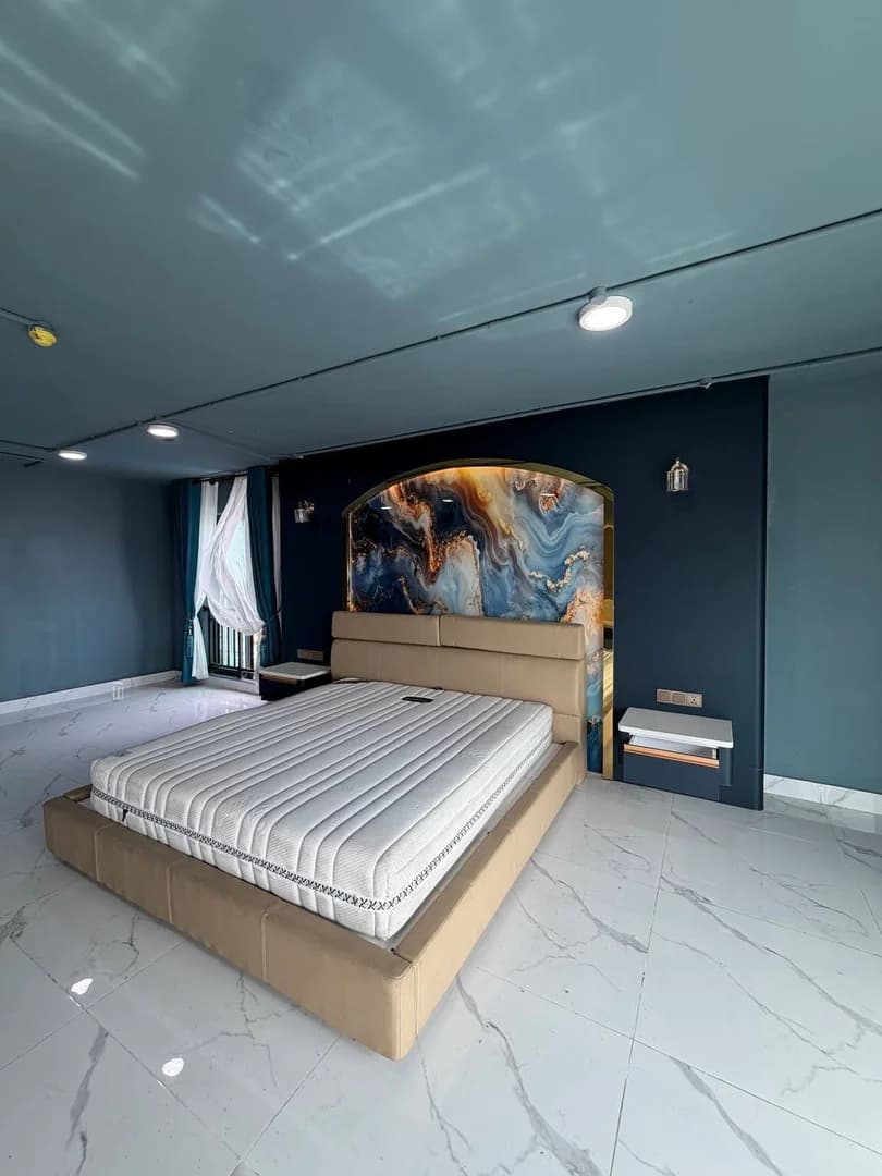 Huge Studio Condo For Rent At UK 217 - Image 1