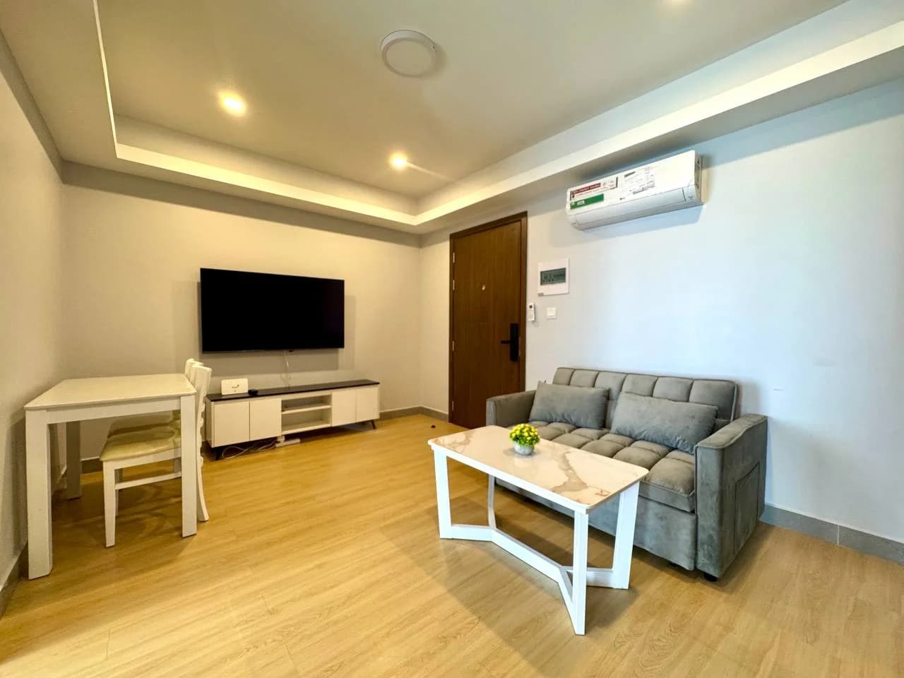 Modern 1 Bedroom condo in TTP for rent - Image 1