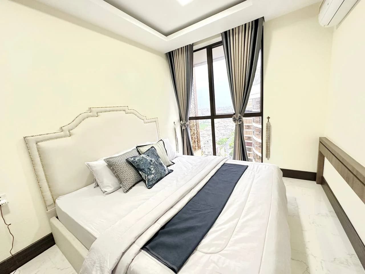 ខុនដូទំនើប ១បន្ទប់គេង សម្រាប់ជួល - Orkide The Royal Condo - ភ្នំពេញ - Image 1