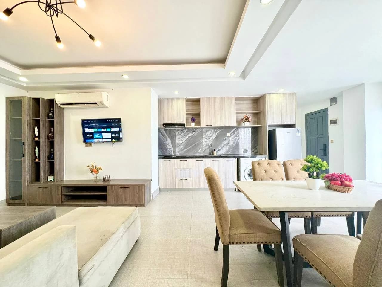 Luxurious 3 Bed Apartment for Rent near Toul Tumpoung Market - Image 1