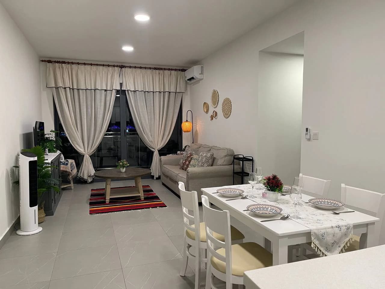 Modern 3 bedrooms at Condo Urban Village For Rent - Image 1